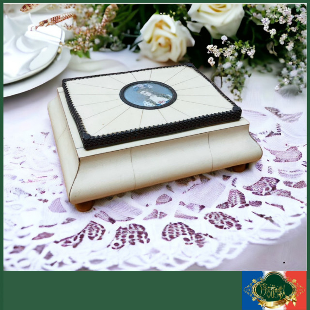 百年老件 英國 1930年 象牙製米白珠寶飾品音樂盒 (大)