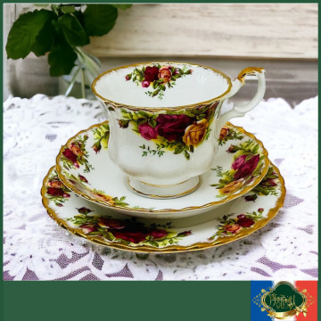 英國 Royal Albert 22K金 鄉村玫瑰 -經典咖啡杯盤三件組 (完整) 杯 杯盤 點心盤