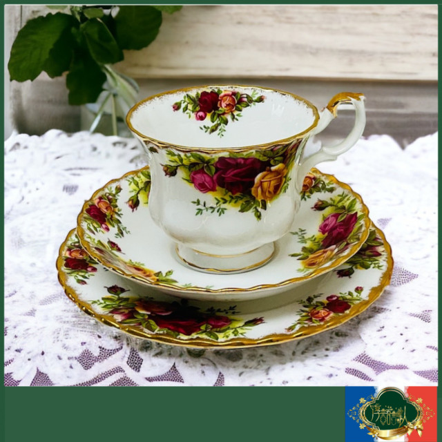 英國 Royal Albert 22K金 鄉村玫瑰 -經典咖啡杯盤三件組 (完整) 杯 杯盤 點心盤