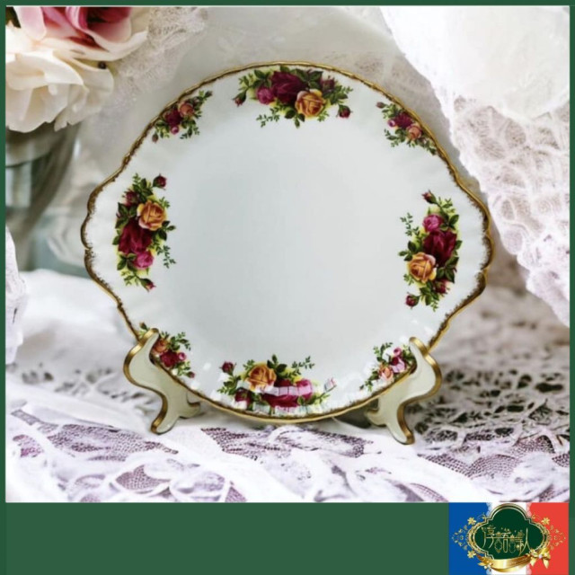 英國 Royal Albert 22K金 第一版鄉村玫瑰 - 雙耳蛋糕盤 （玫瑰顏色細節）