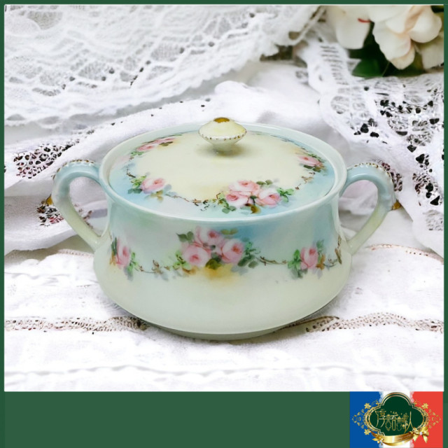 法國Limoges 百年老件 全手繪天空藍暈染優雅玫瑰花環湯盅（有蓋）